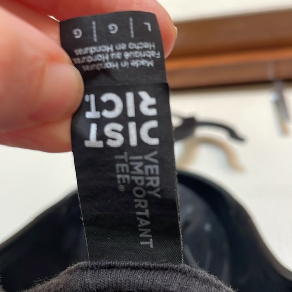 Into the night, 2022 tour black, T-shirt,‎ large unisex. - Picture 3 of 4